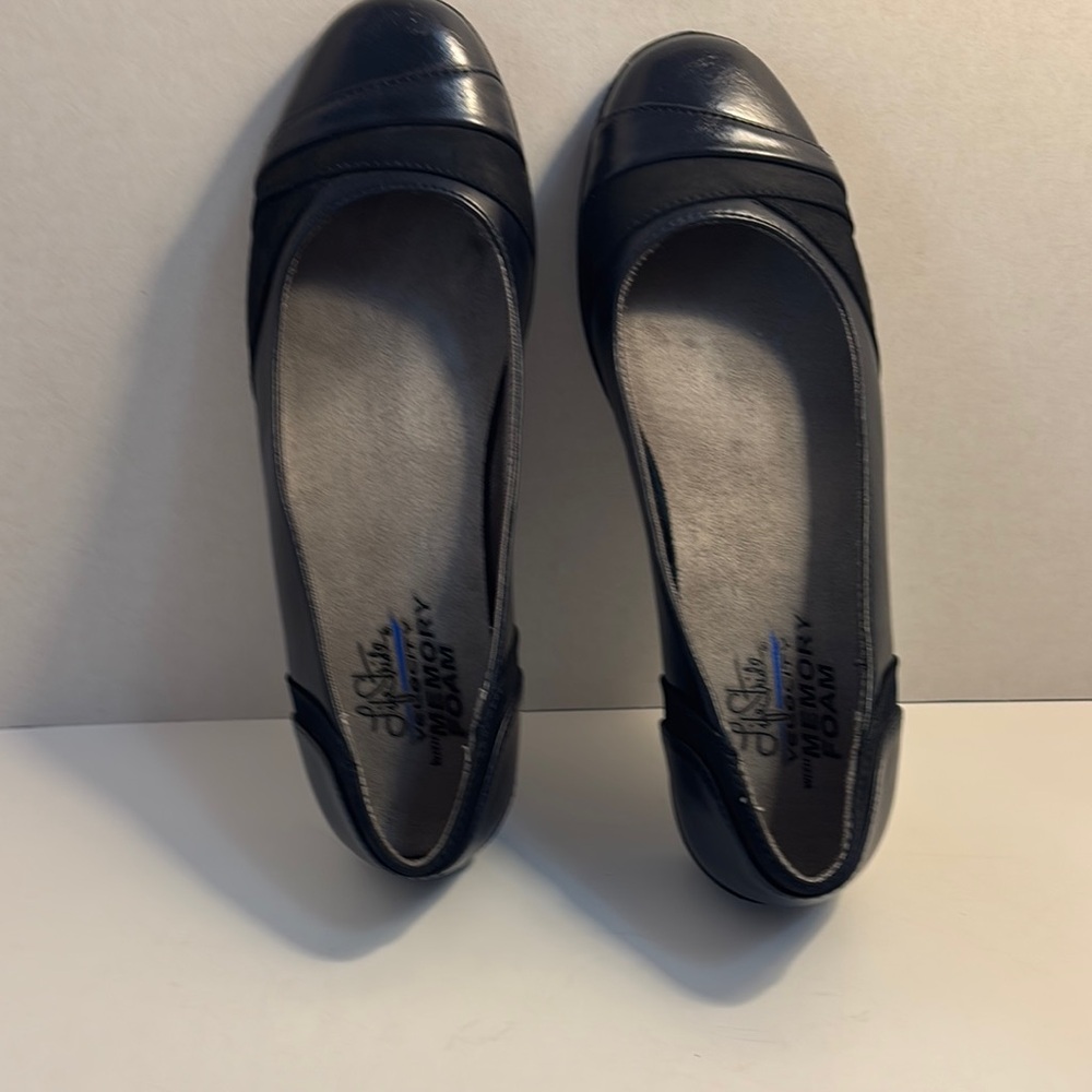 Life Stride Black Flats with Pleated Detail